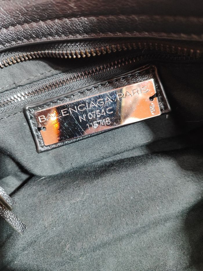 Sac à main Balenciaga modèle City en cuir noir - photo numéro 9