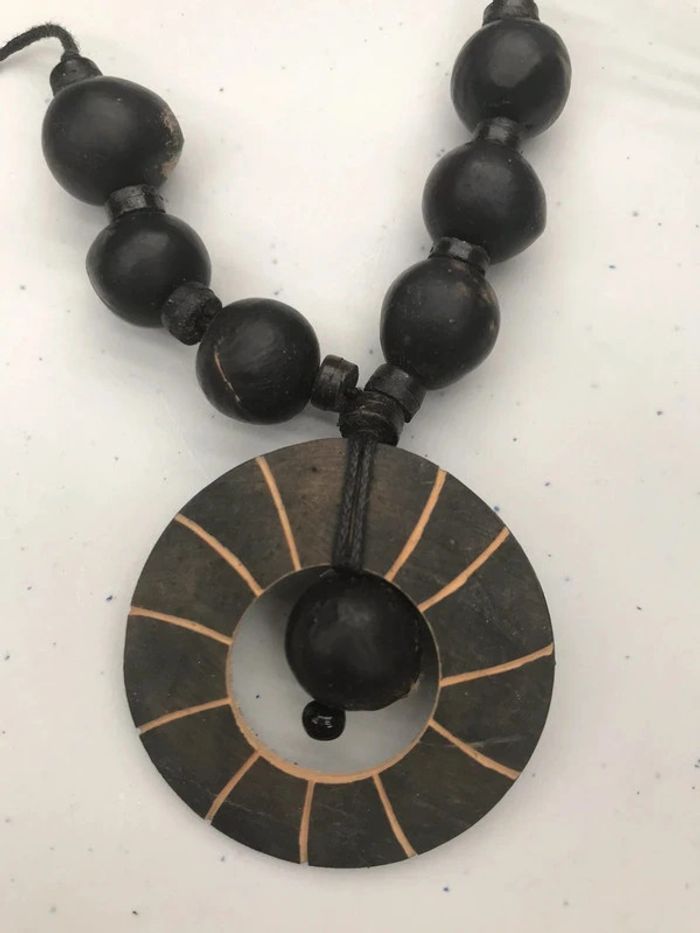 collier en bois - photo numéro 2