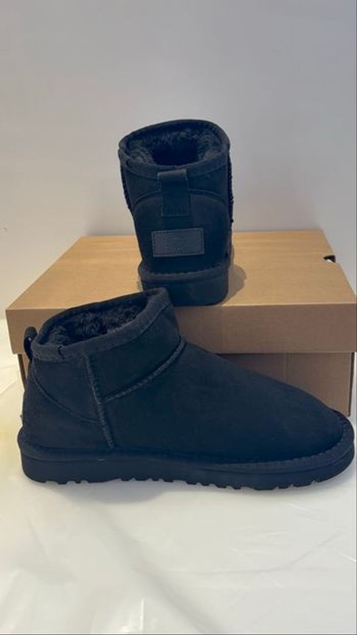 Ugg noir taille 39