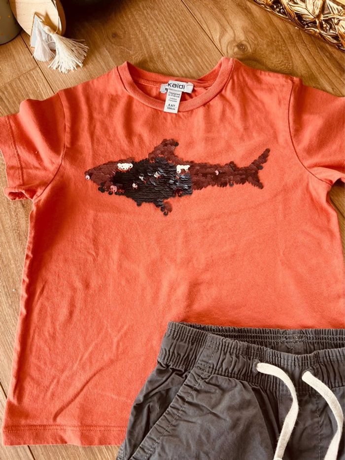 Taille 4 ans ensemble 2 pièces été garçon Okaidi Kiabi orange et gris * requin sequins * 💙 - photo numéro 3