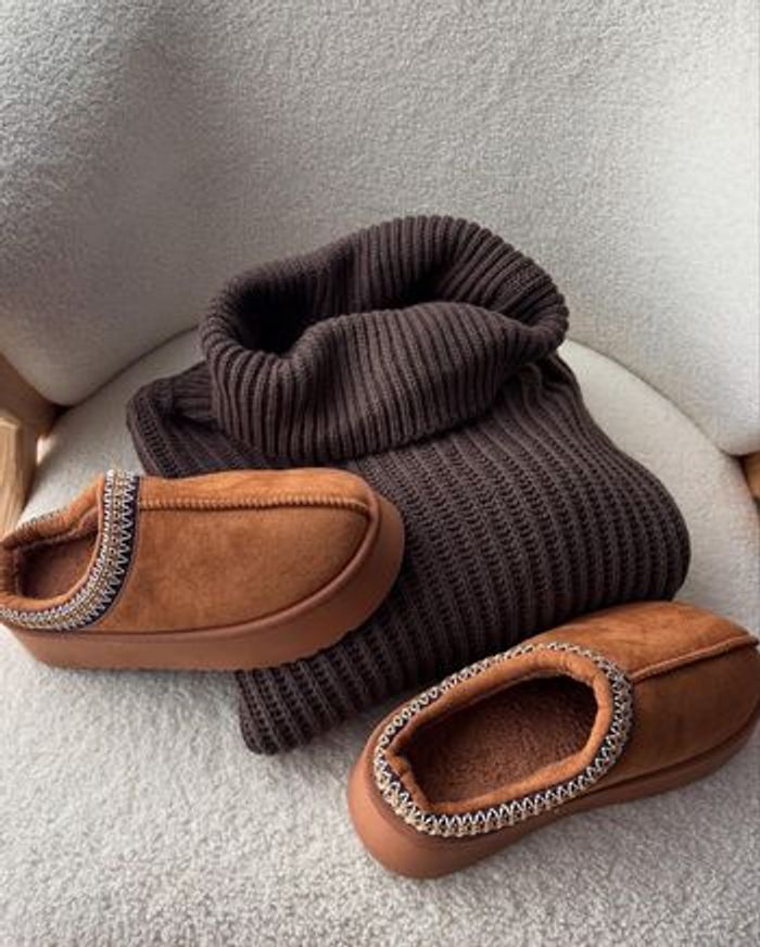 Chaussure / chausson camel femme neuf
