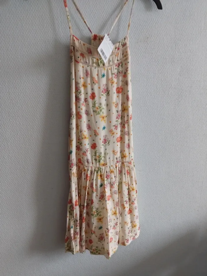 Robe neuve avec étiquette mango taille S - photo numéro 2