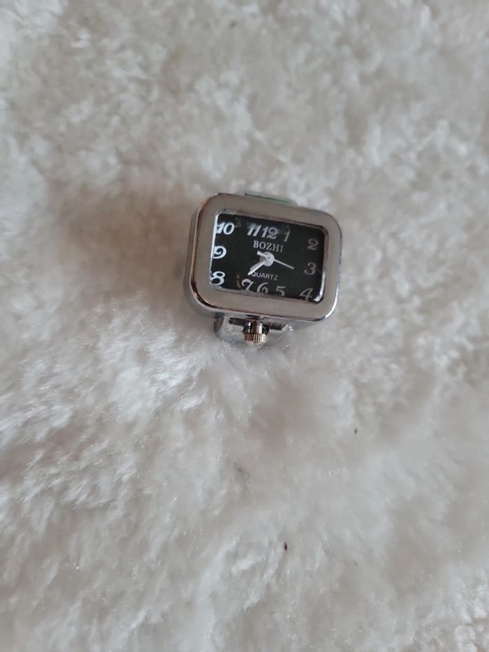 Bague montre silver rectangulaire fond noir - photo numéro 7