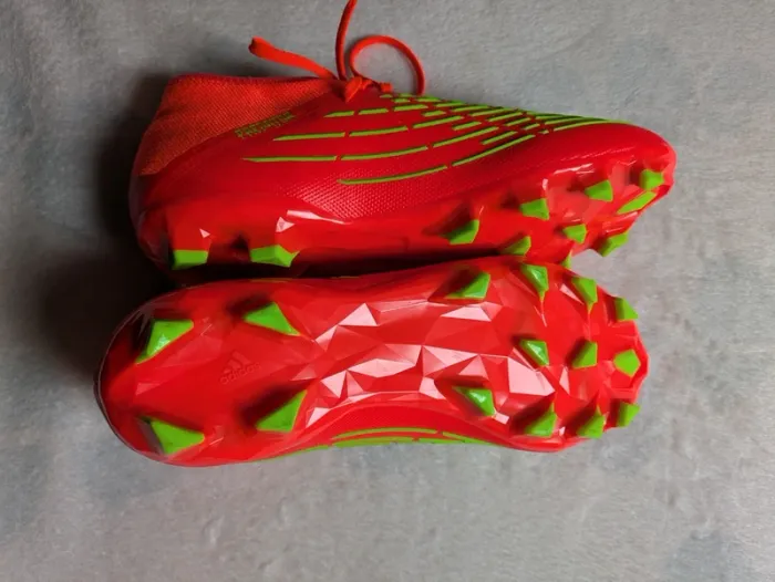 Crampons de foot adidas t42 - photo numéro 3