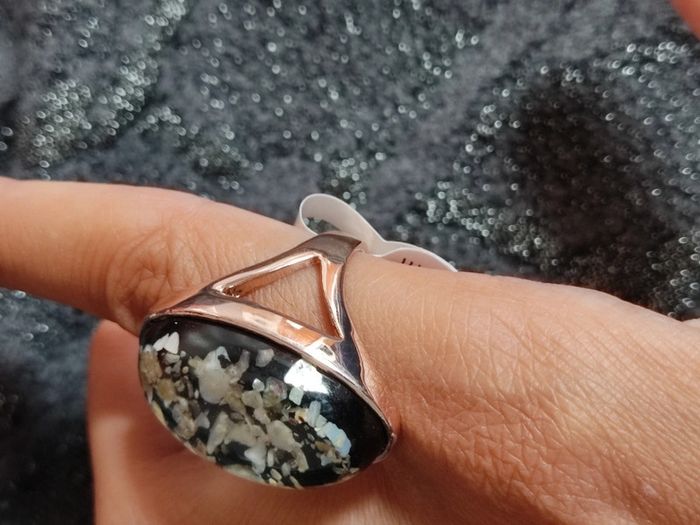 Bague originale pierre multicolore noire dorée Taille 8 Neuve - photo numéro 6