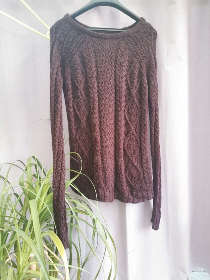 Joli pull Pull and Bear t M lie de vin torsades
