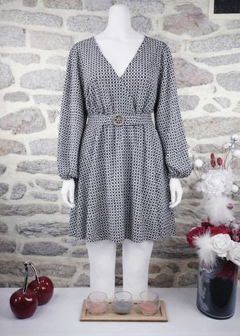 Robe manches longues bouffantes imprimé géométrique noir et blanc Femme Taille 54 marque Boohoo 🌺