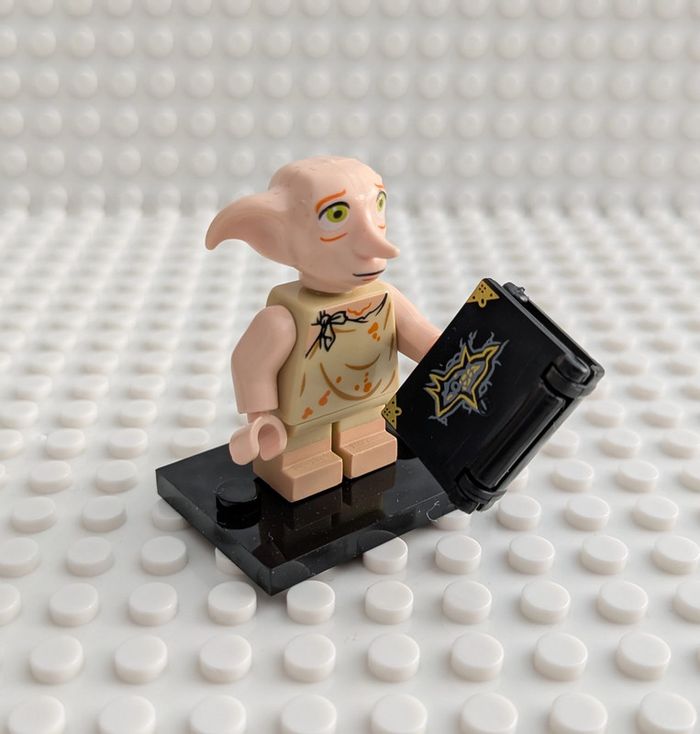Figurine Harry Potter : Dobby tenant sa chaussette, style lego - photo numéro 2