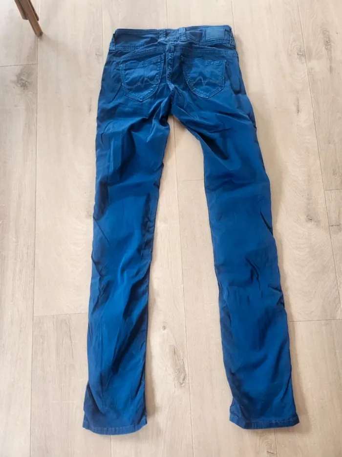 Pantalon et foulard - photo numéro 2
