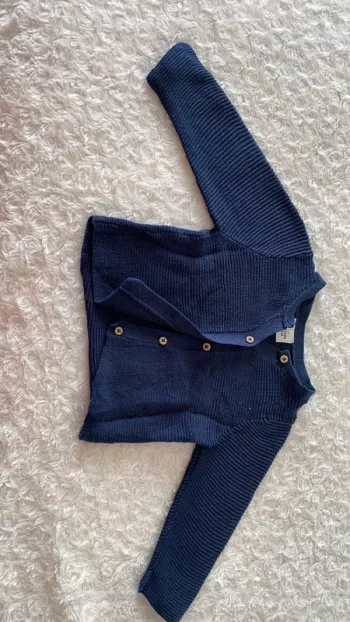 Joli petit gilet marine