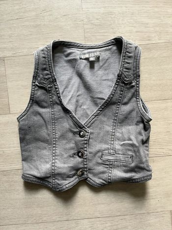 Très belle veste sans manche petite fille