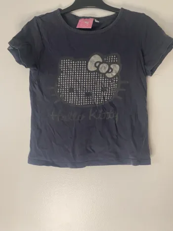 T-shirt hello kitty taille 5/6 ans (P)
