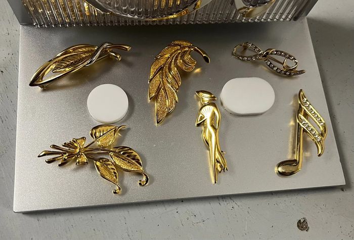 Lot 6 broches fantaisie