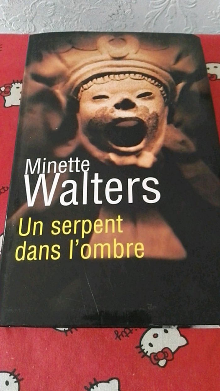 Livre« un serpent dans l ombre»