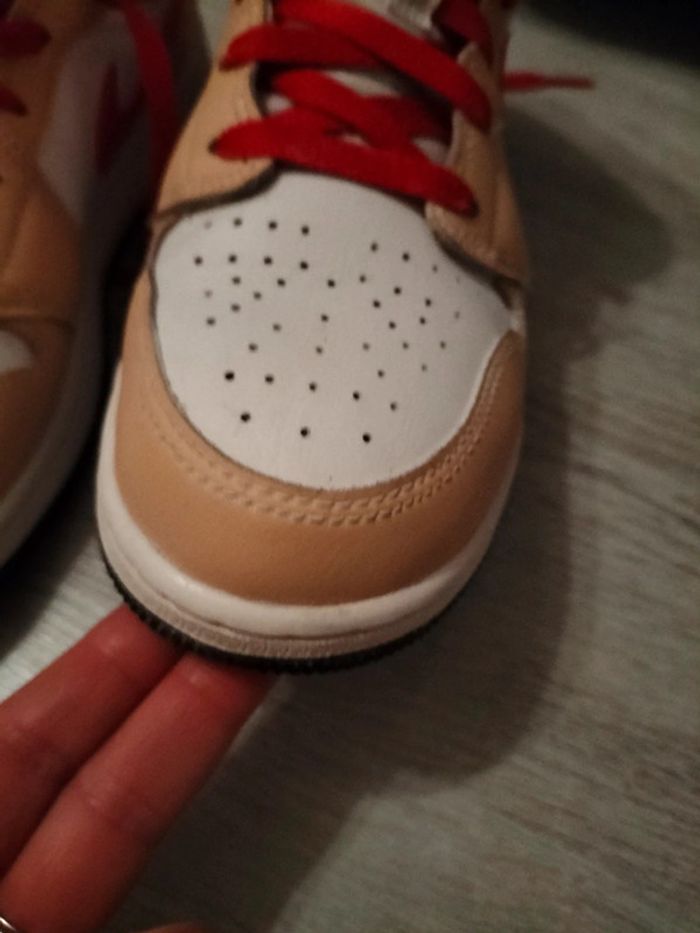 Baskets montantes Jordan Nike pointure 39 en très bon état - photo numéro 6