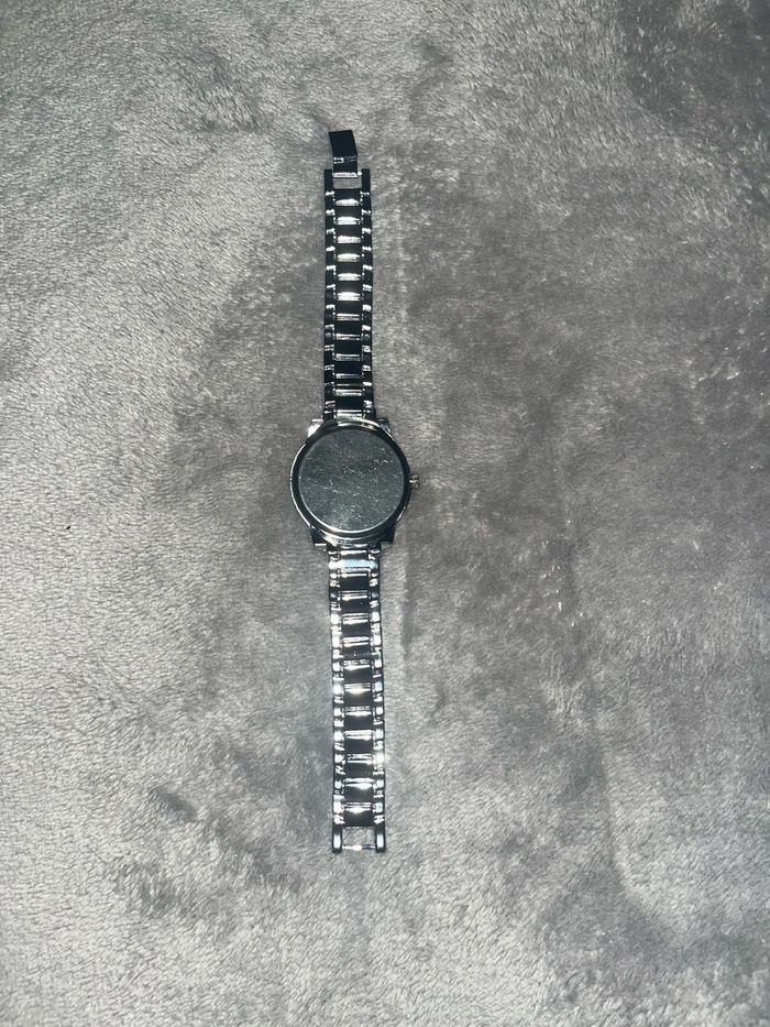 Montre argentée - photo numéro 2