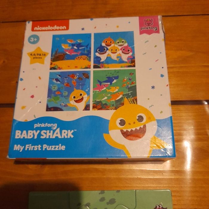 Boite 4 puzzles baby shark