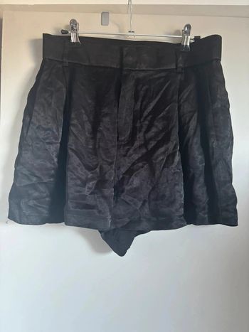Short Zara noir effet satinée taille M parfait état
