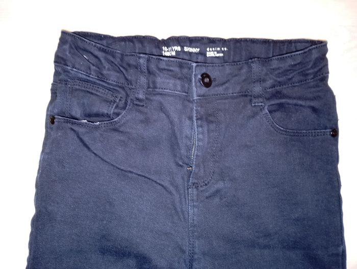 Pantalon en toile bleu marine skinny Primark 
T. 10-11 ans 
NEUF - photo numéro 2
