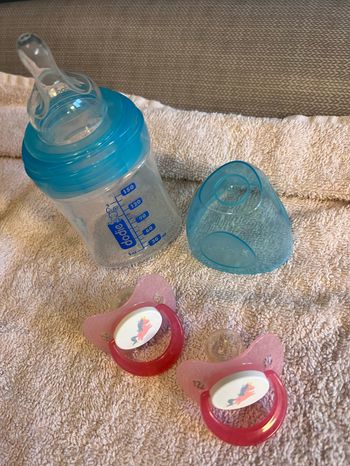 Biberon et tétines neuves