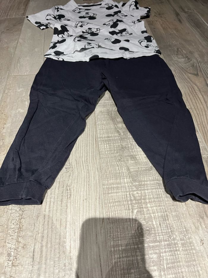 Pyjama Mickey 12/24 mois - photo numéro 2