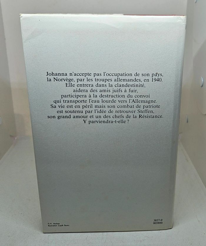 "Les neiges de Norvèges", de Rosalind Laker.
306 pages.
ISBN : 2.7242.3966.0 - photo numéro 2