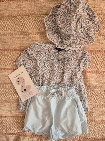 Ensemble 3 pièces bleu ciel Liberty Kiabi : blouse, short et chapeau 2 ans 24 mois