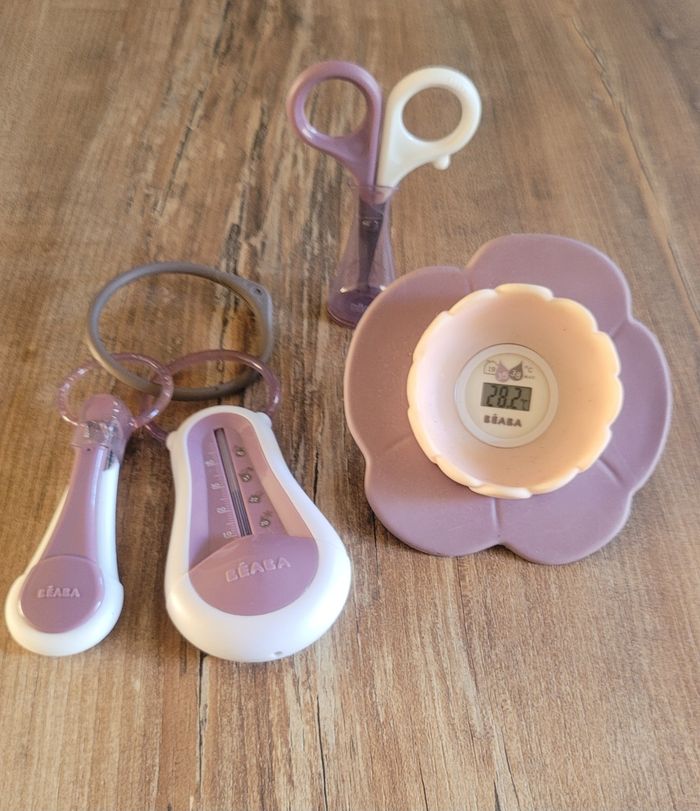 Thermomètre bain, coupe ongles bébé