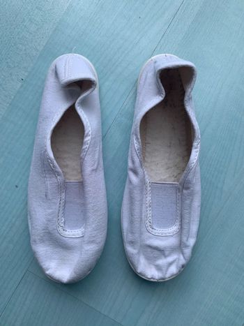 Chaussons de gym blancs pointure 30