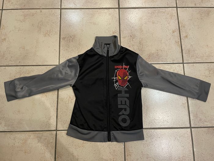 Veste fine zippé Spiderman 6ans