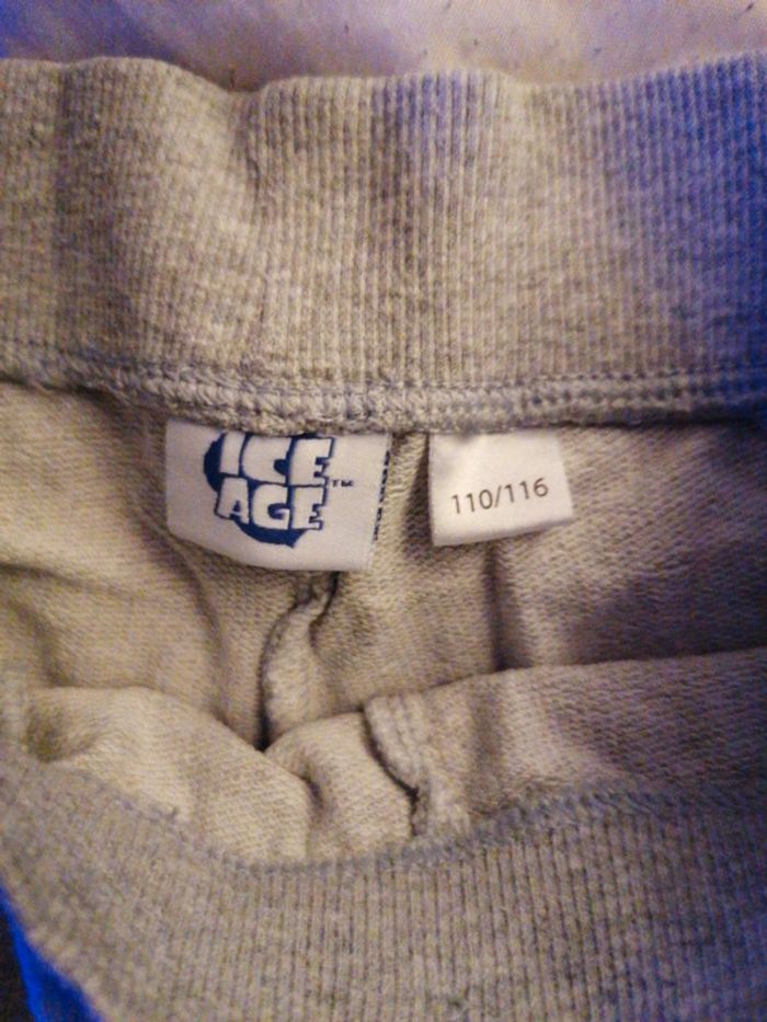 Short garçon 5/6 ans - photo numéro 2