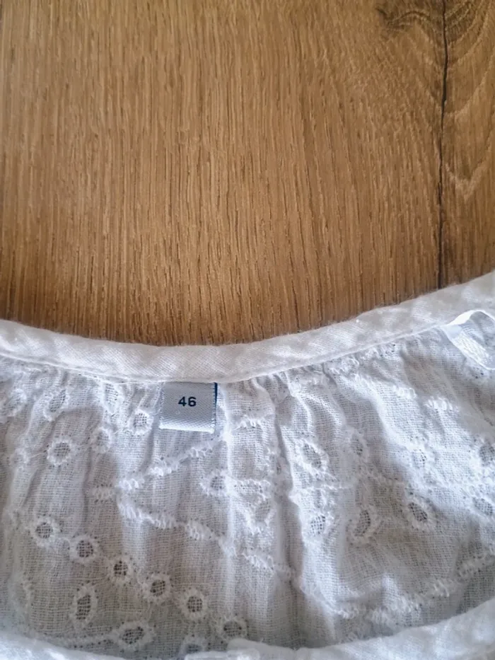 Vends Blouse Blanche Broderie Anglaise - Taille 46 - photo numéro 4