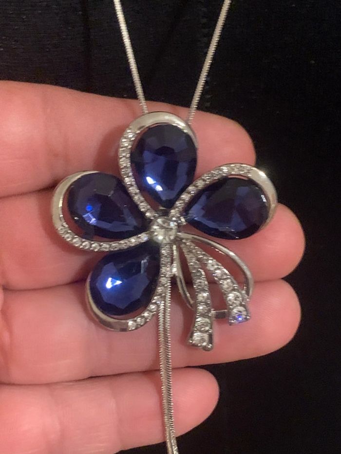 Collier forme fleurs avec pierre bleu et strass style cravate vintage 🍭🍭 - photo numéro 2