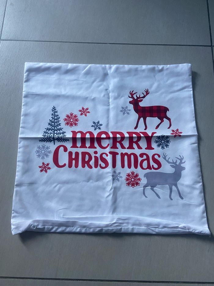 Housse de coussin / taie d’oreiller renne/cerf/élan avec flocon de neige et sapin de noël(merry Christmas) - photo numéro 2