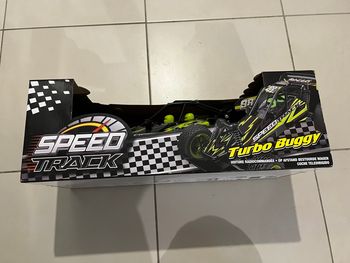 Voiture télécommandée