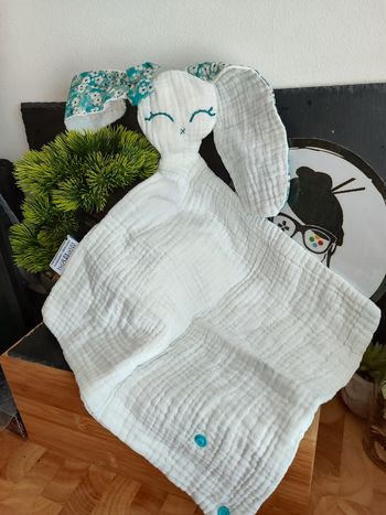 doudou lapin Lange Blanc Vert fleurs louis & jules pression artisanale Creatrice
