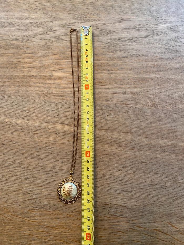 Collier médaillon en laiton ouvragé émail nacré - photo numéro 6