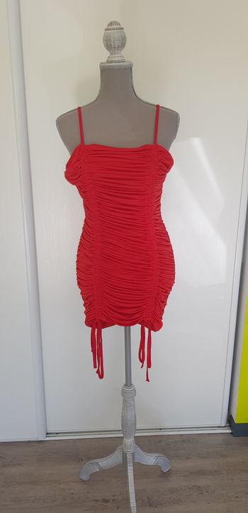 Robe sexy rouge drapée