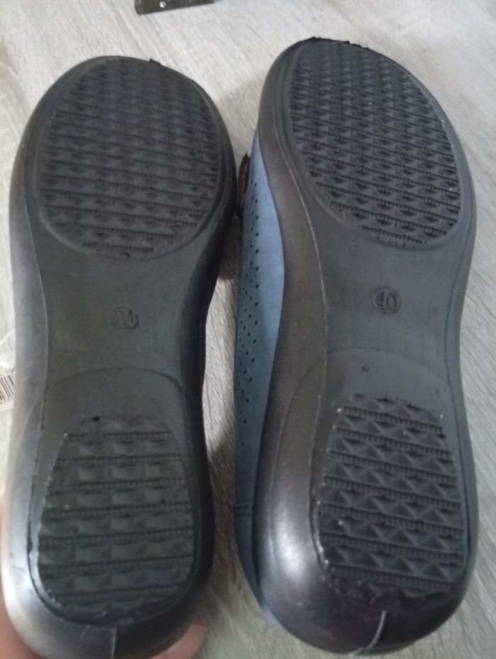 Jolie paire de mocassins en daim - photo numéro 5