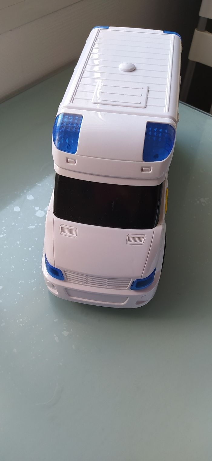 Camion de secours médical - jouet électronique pour enfant - photo numéro 4