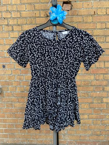 Robe noir avec motifs 2 ans