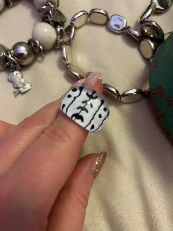 Lot de bijoux dans les tons blancs/argente avec sa boîte offerte - photo numéro 8