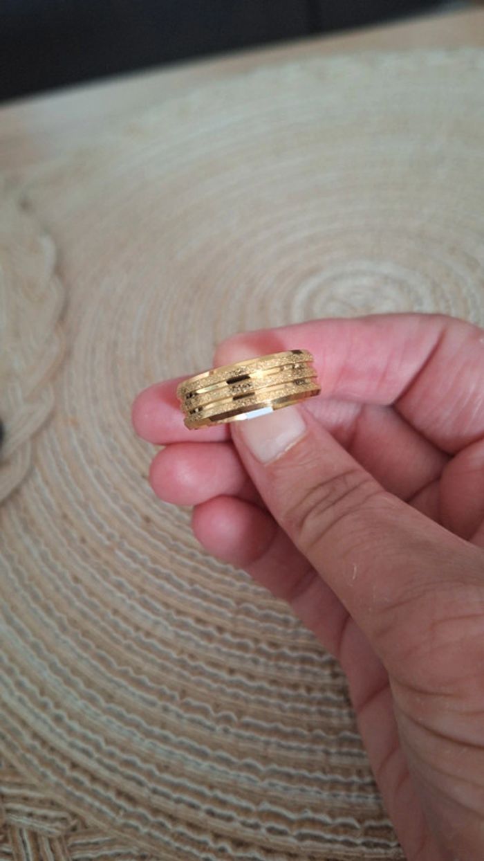 Bague dorée en acier inoxydable taille 62 - photo numéro 3