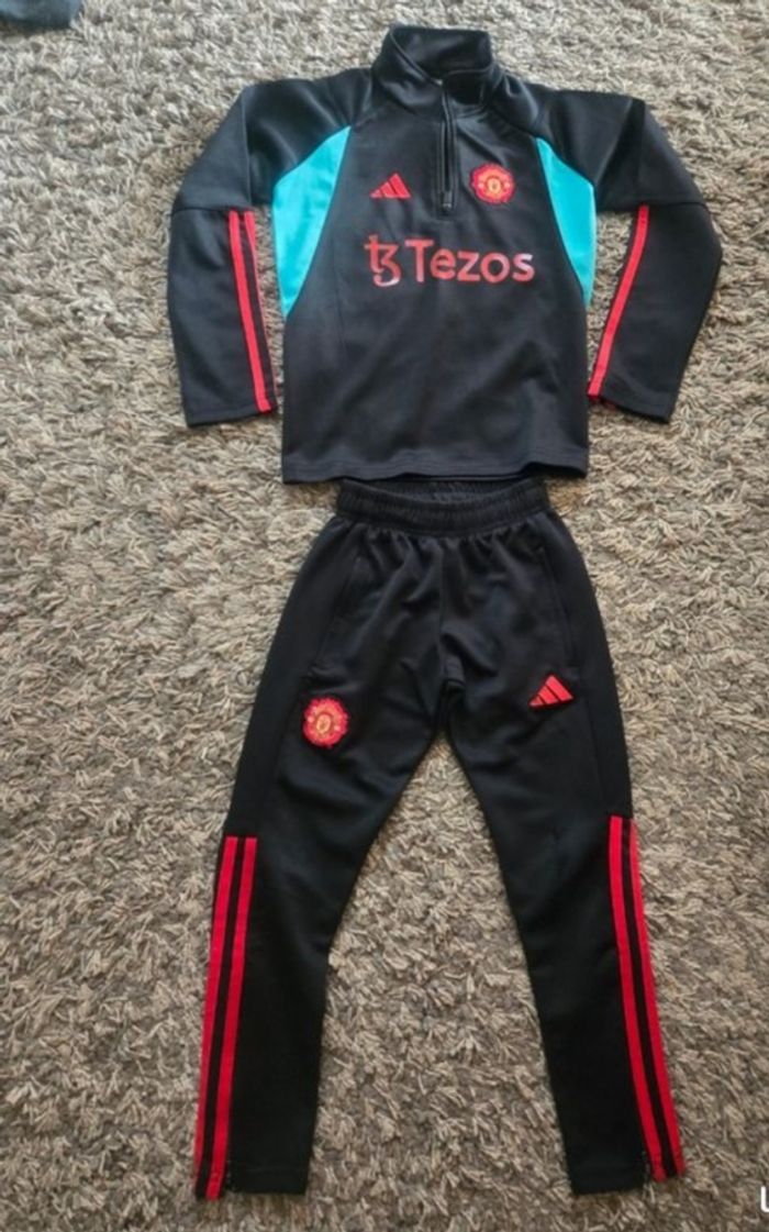 Jogging adidas manchester 8ans
