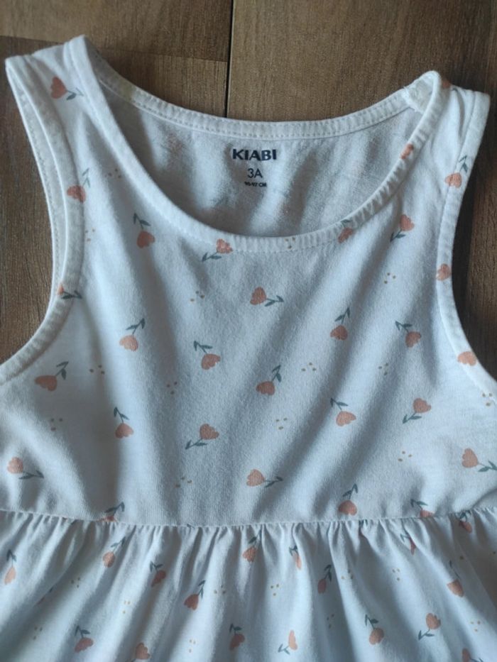 Robe Kiabi 3 ans quasi neuve - photo numéro 2