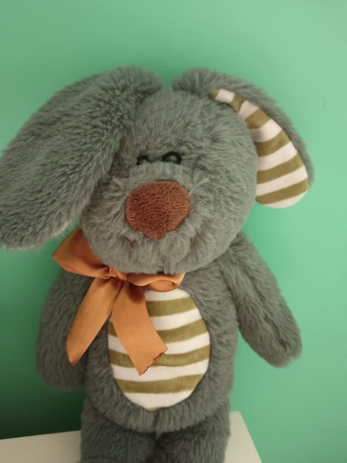 Peluche toute douce en forme de lapin - photo numéro 2