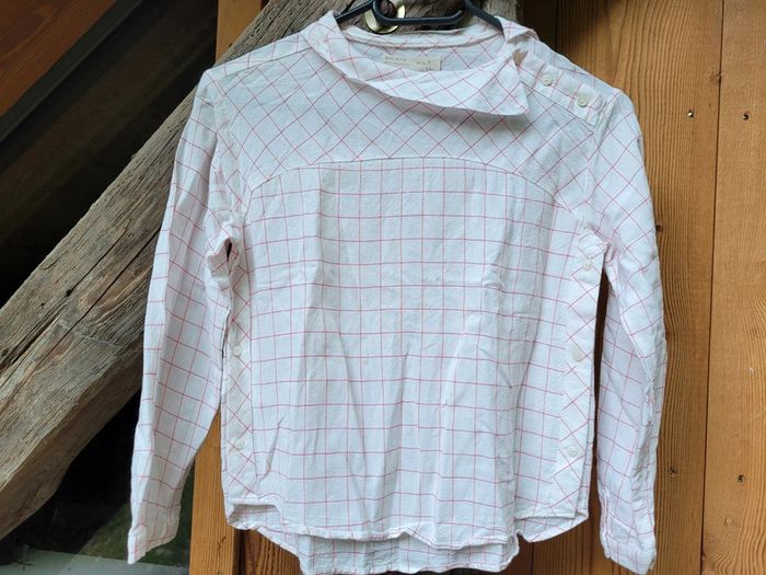 Très beau chemisier, coupe originale, Zara, 9 ans, couleur crème à carreaux roses