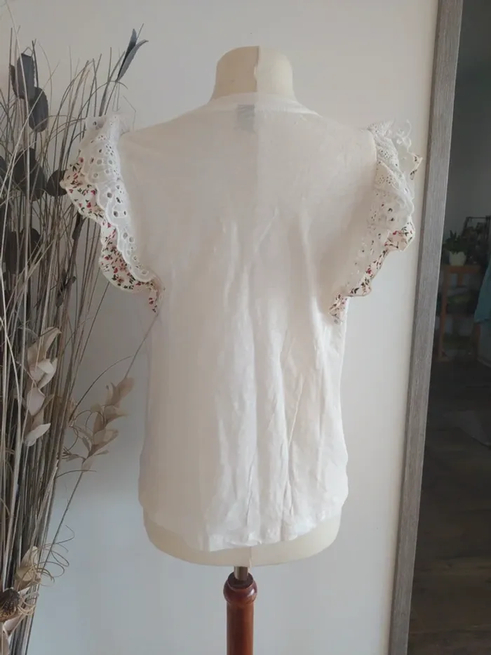 Blouse fleurie avec broderies neuve M - photo numéro 4