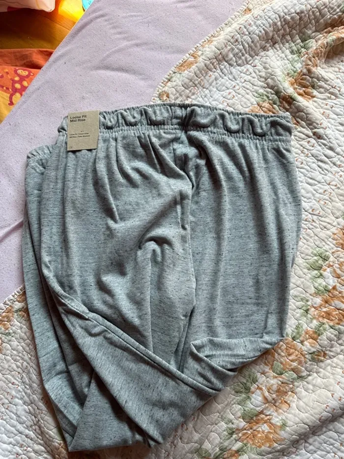 Jogging Nike femme neuf avec étiquette taille S/M/L - photo numéro 9