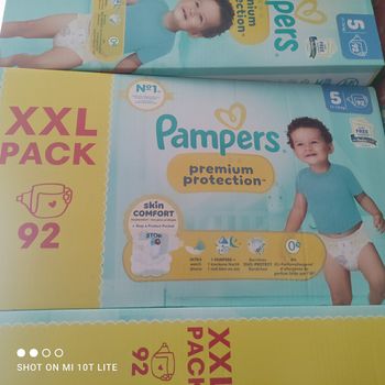 Couches pampers premium protection 